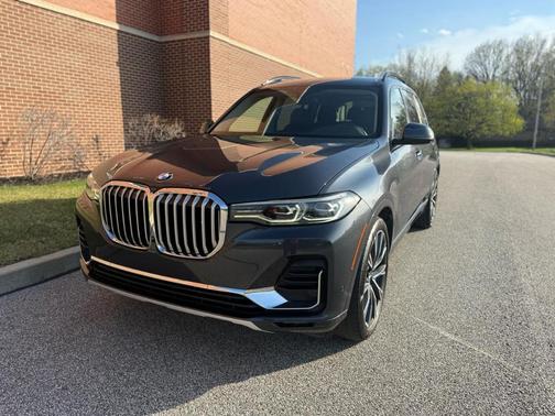 Gray 2021 BMW X7 xDrive40i