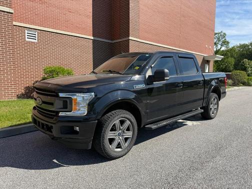 Black 2018 Ford F-150 XLT