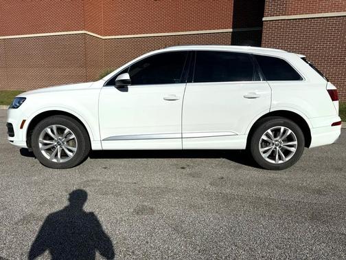 2019 Audi Q7 45 Premium