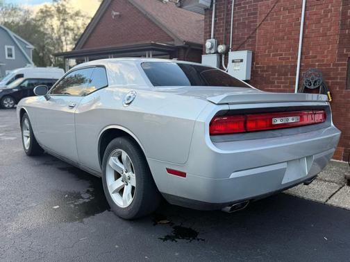 2012 Dodge Challenger SXT