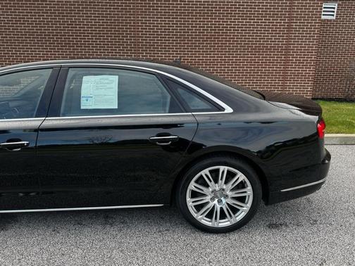 Mythos Black Metallic 2016 Audi A8 3.0T