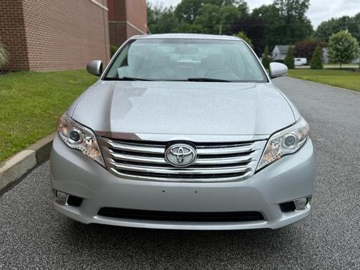Silver 2011 Toyota Avalon