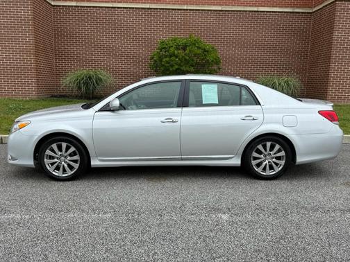 Silver 2011 Toyota Avalon