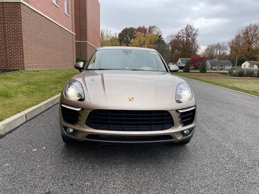 2017 Porsche Macan BASE