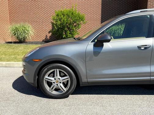 2014 Porsche Cayenne BASE