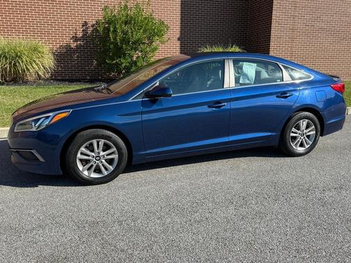 2017 Hyundai SONATA SE