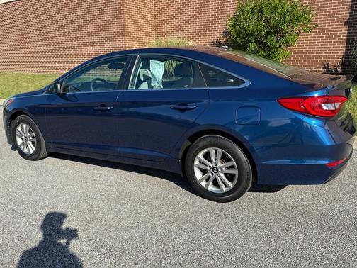 2017 Hyundai SONATA SE