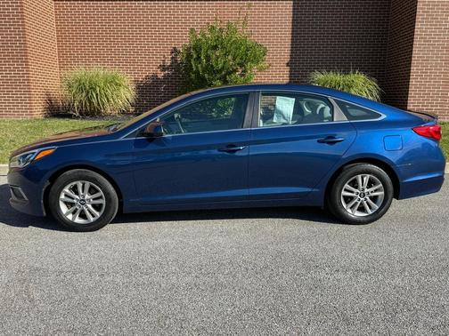 2017 Hyundai SONATA SE