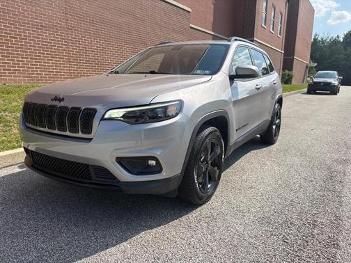 Gray 2019 Jeep Cherokee Latitude Plus