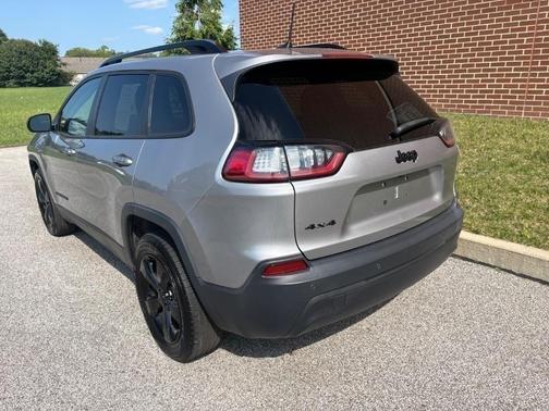 Gray 2019 Jeep Cherokee Latitude Plus