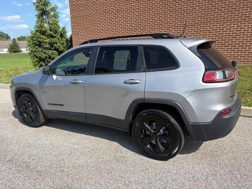 Gray 2019 Jeep Cherokee Latitude Plus