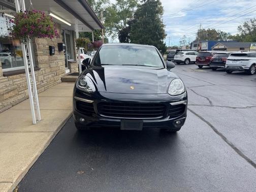 Blue 2018 Porsche Cayenne S