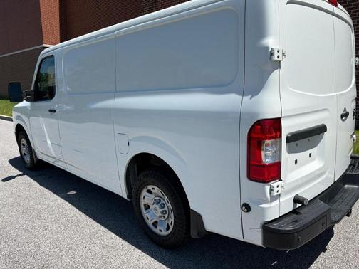 Glacier White 2021 Nissan NV Cargo NV2500 HD SV V6/SV V8