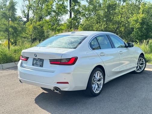 2025 BMW 330 i xDrive
