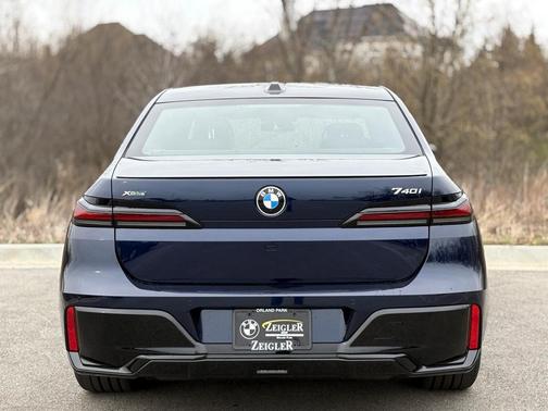 2025 BMW 740 i xDrive