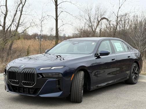2025 BMW 740 i xDrive