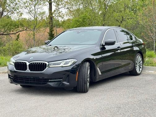 Black Sapphire Metallic 2022 BMW 530 i xDrive