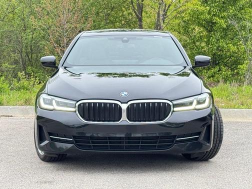 Black Sapphire Metallic 2022 BMW 530 i xDrive