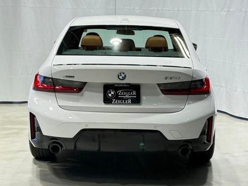 2023 BMW 330 i xDrive