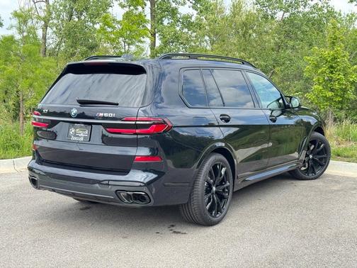 2026 BMW X7 M60i