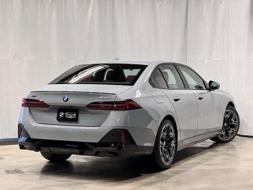 2026 BMW 530 i xDrive