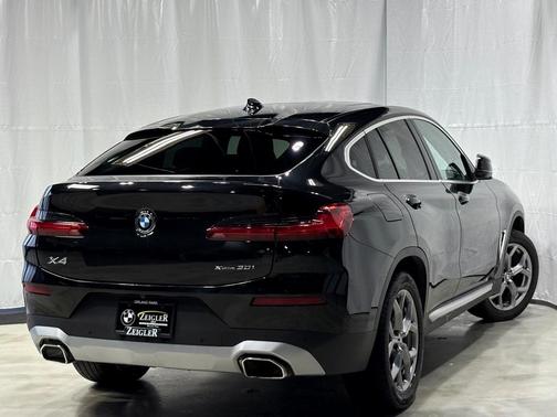 2024 BMW X4 xDrive30i