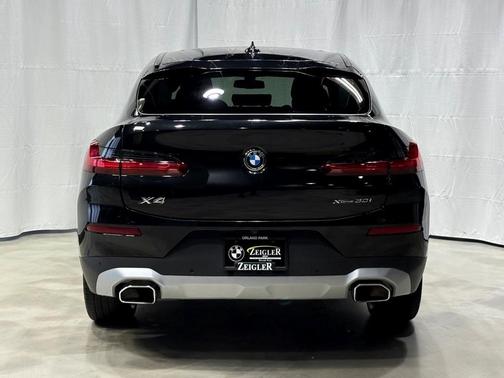 2024 BMW X4 xDrive30i