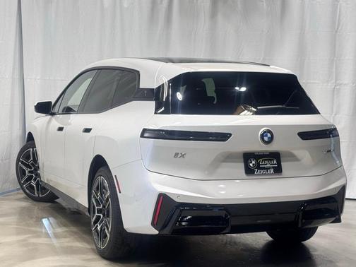 2026 BMW iX xDrive45