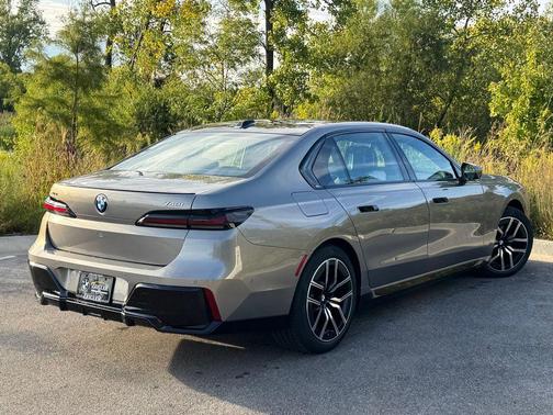 2026 BMW 740 i xDrive