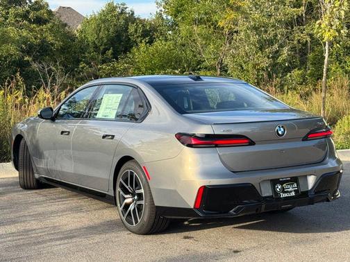 2026 BMW 740 i xDrive