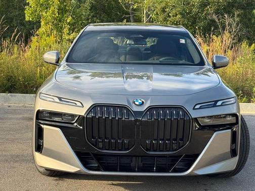 2026 BMW 740 i xDrive