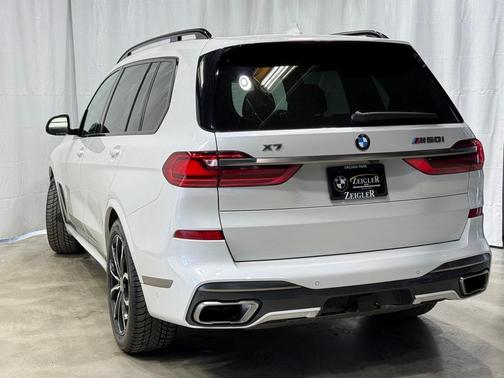 2022 BMW X7 M50i
