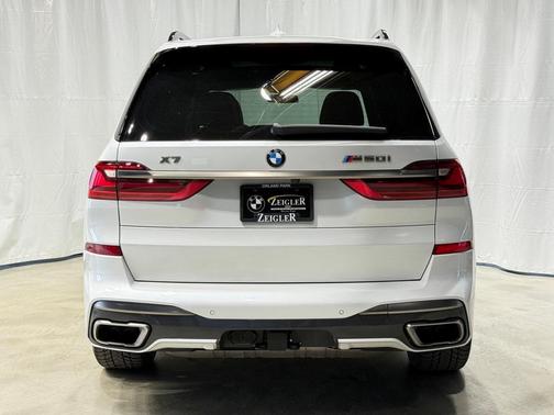 2022 BMW X7 M50i