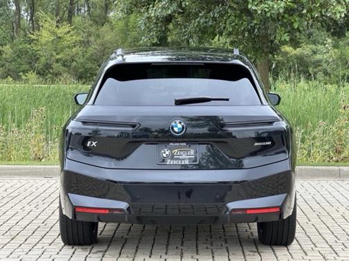 2025 BMW iX xDrive50
