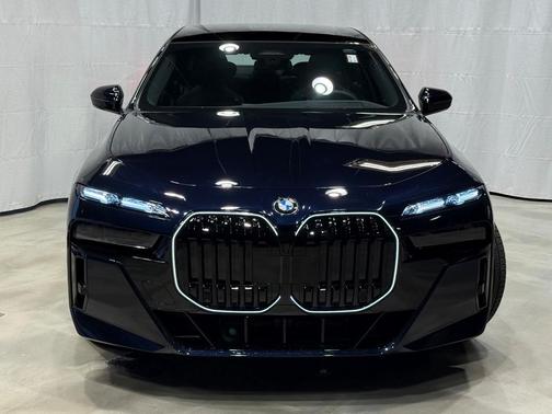 2026 BMW 760 760i xDrive