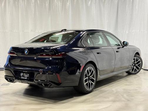 2026 BMW 760 760i xDrive