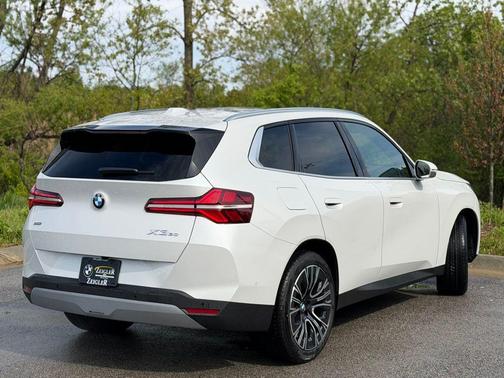 Mineral White Metallic 2026 BMW X3 30 xDrive