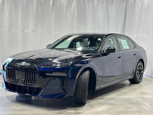 2025 BMW 760 760i xDrive