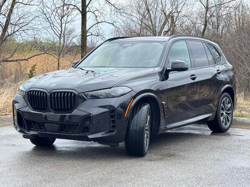 Black Sapphire Metallic 2025 BMW X5 xDrive40i