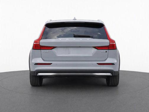 Metallic 2025 Volvo V60 Cross Country B5 Plus