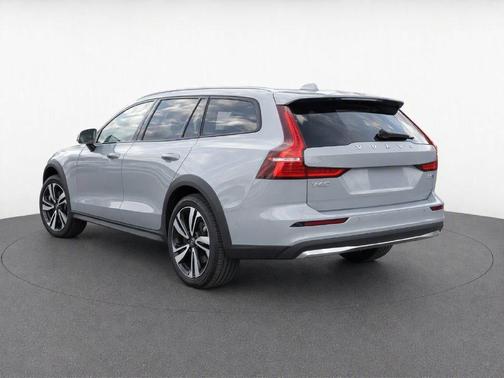 Metallic 2025 Volvo V60 Cross Country B5 Plus