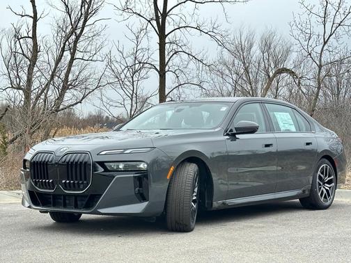 2025 BMW 760 760i xDrive