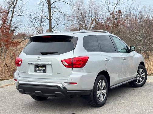 2020 Nissan Pathfinder S