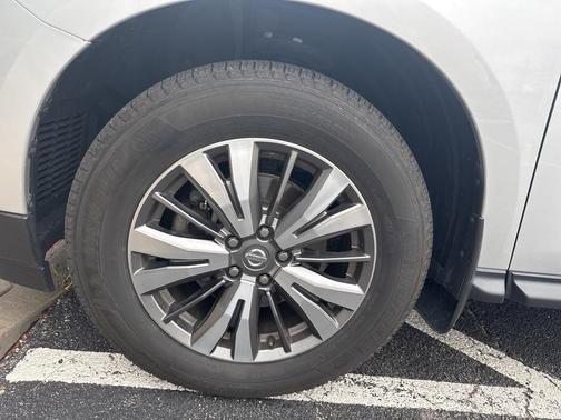 2020 Nissan Pathfinder S