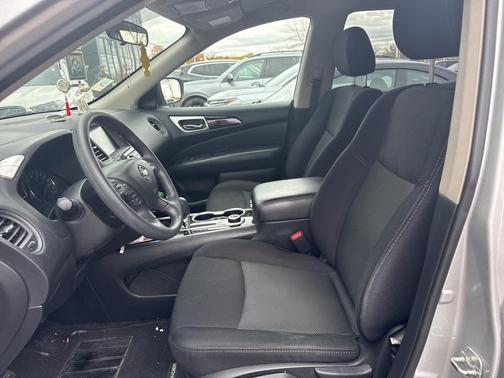 2020 Nissan Pathfinder S