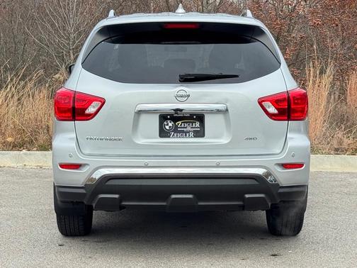 2020 Nissan Pathfinder S