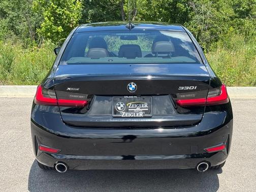 2022 BMW 330 i xDrive