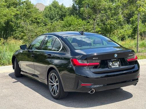2022 BMW 330 i xDrive