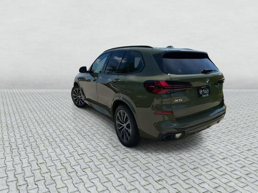 Green 2026 BMW X5 xDrive40i