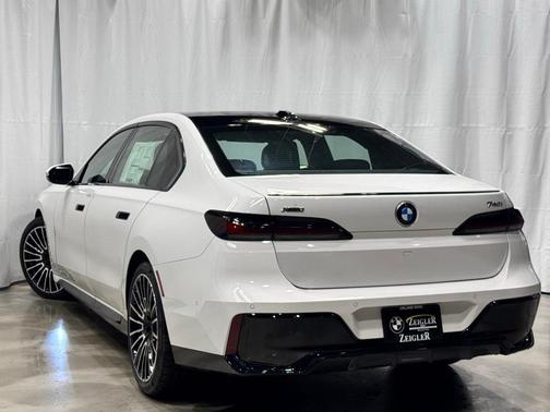 2026 BMW 740 i xDrive